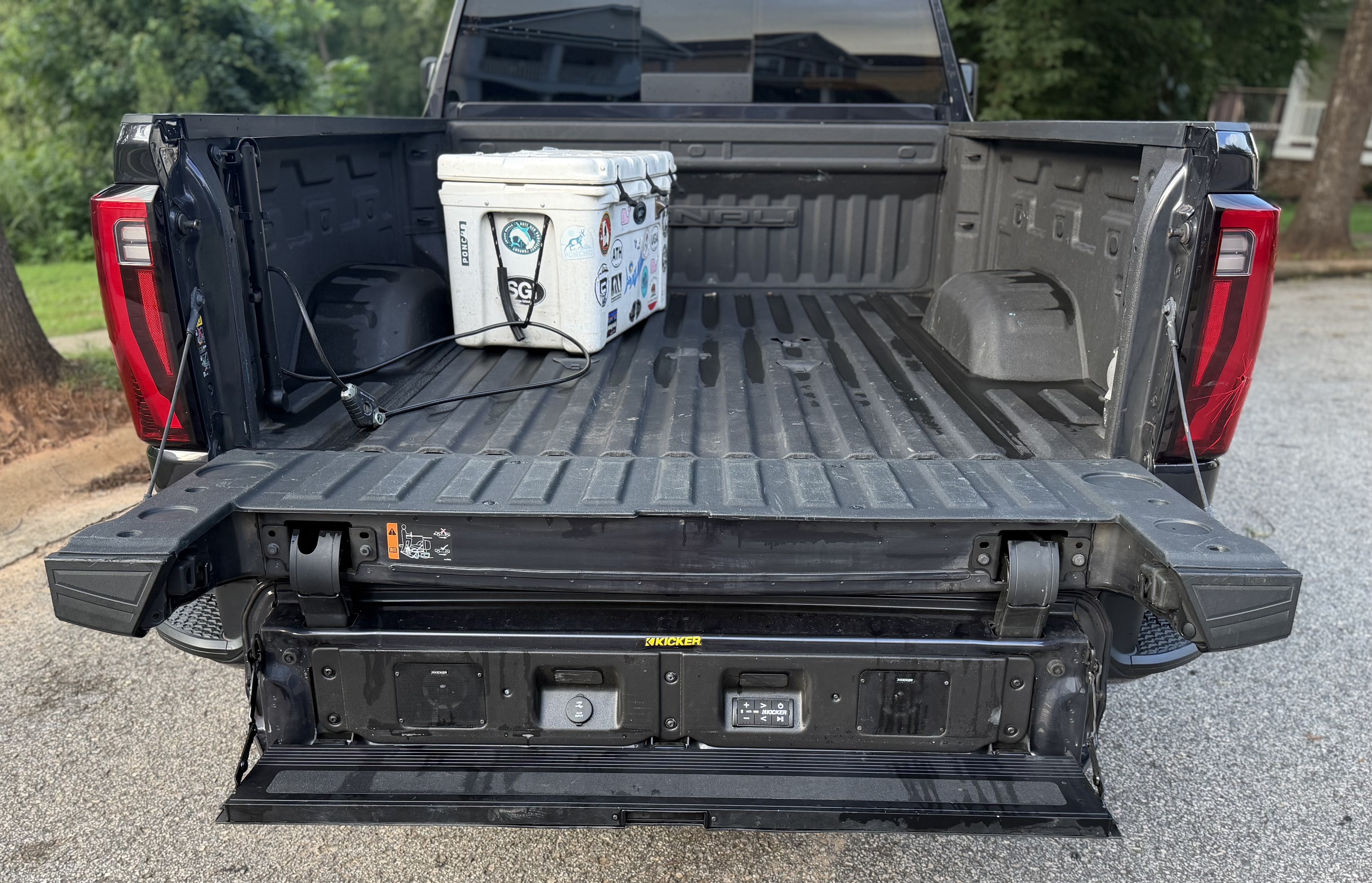 Used 2024 GMC Sierra 2500 Denali Ultimate AWD/4WD image 9