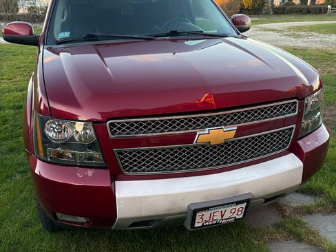 Used 2010 Chevrolet Tahoe LT w/ Suspension Package, Off-Road image 4