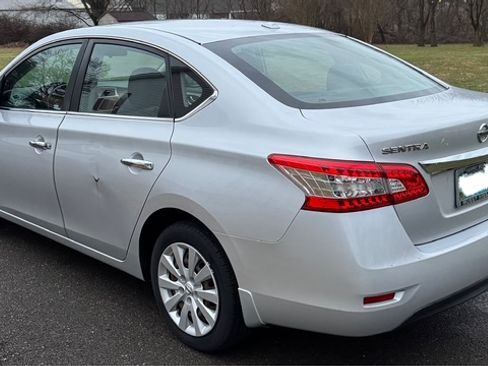 Used 2015 Nissan Sentra SV image 5