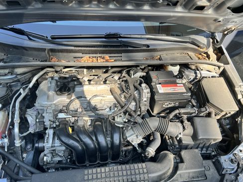 Used 2020 Toyota Corolla LE FWD image 2