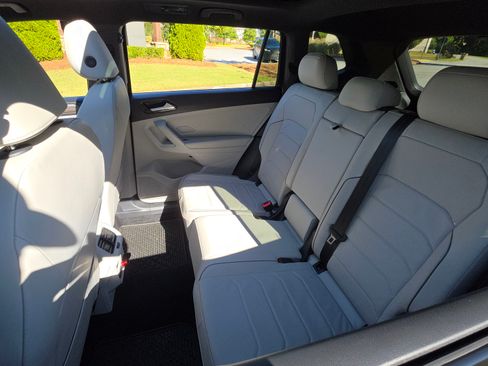 Used 2024 Volkswagen Tiguan SEL R-Line image 13