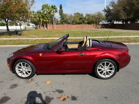 Used 2011 MAZDA MX-5 Miata Grand Touring image 4