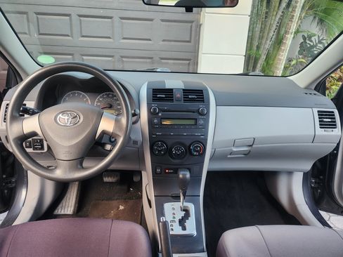 Used 2010 Toyota Corolla LE image 10