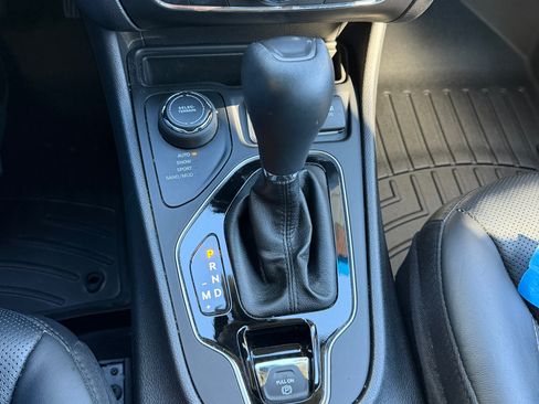 Used 2021 Jeep Cherokee Limited w/ Elite Package image 13