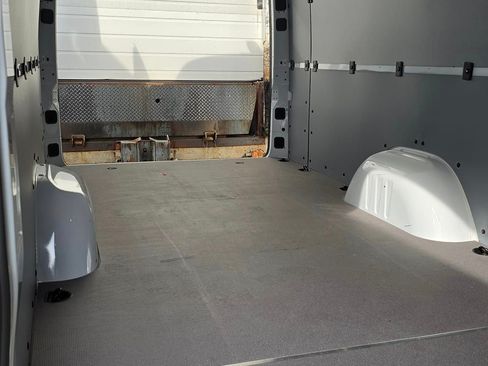 Used 2024 Mercedes-Benz Sprinter 2500 image 8