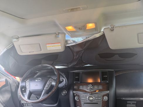 Used 2013 INFINITI QX56 4WD w/ Deluxe Touring Pkg image 5
