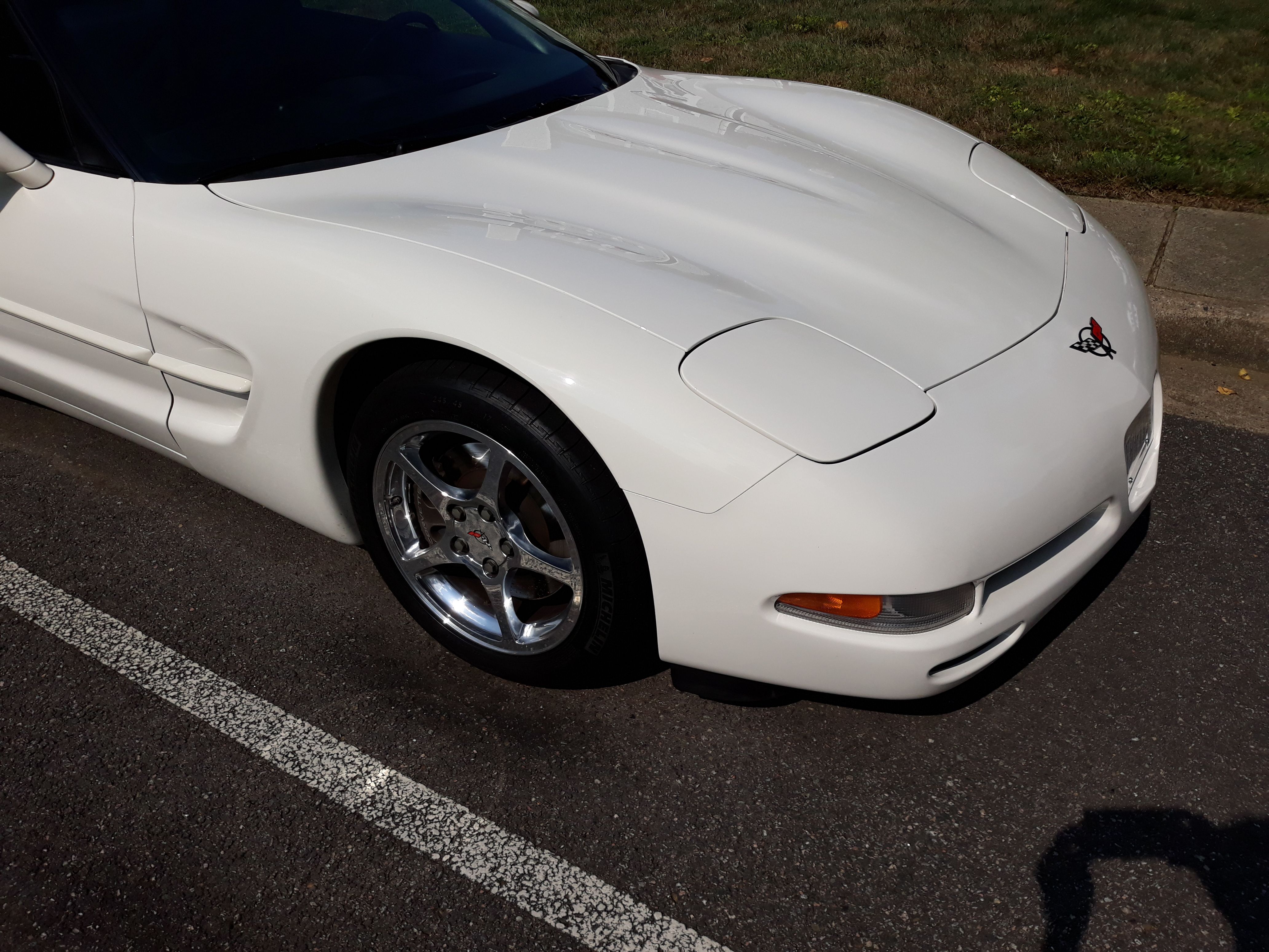Used 2001 Chevrolet Corvette Coupe RWD image 1