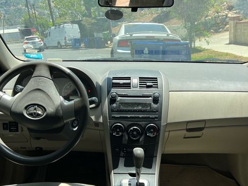 Used 2010 Toyota Corolla LE FWD image 6