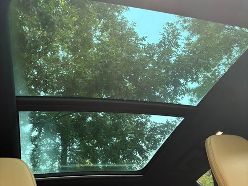 Used 2023 Volvo XC90 T8 Ultimate w/ Lounge Package image 26