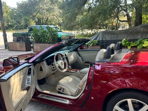 Used 2006 Cadillac XLR image 14