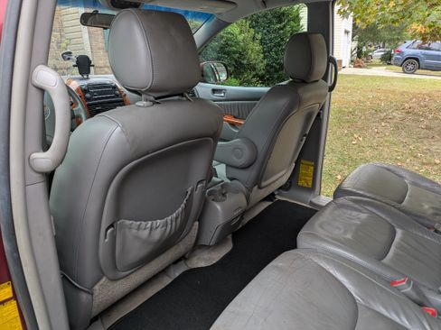 Used 2007 Toyota Sienna XLE image 21