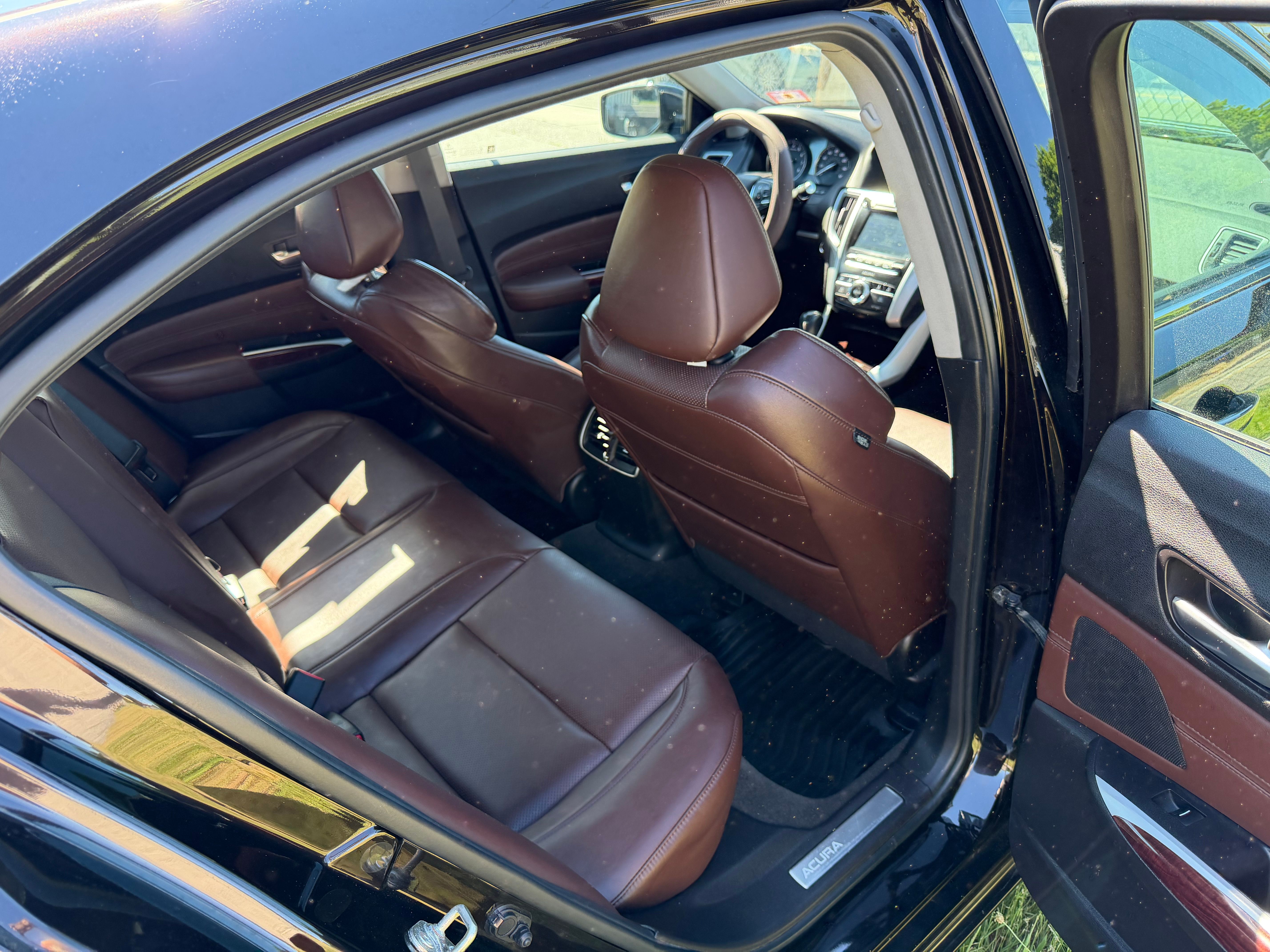 Used 2017 Acura TLX w/ Technology Package FWD image 4