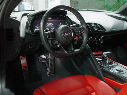 Used 2018 Audi R8 V10 plus image 8