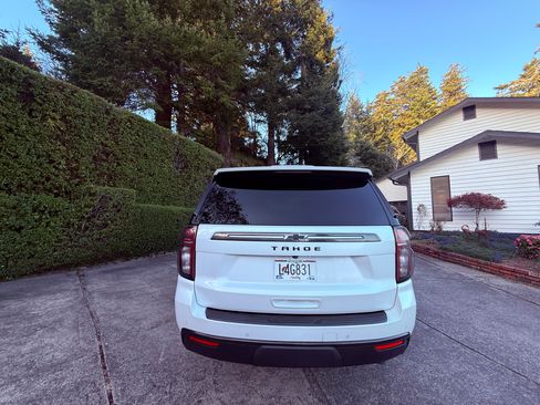 Used 2021 Chevrolet Tahoe Z71 w/ Luxury Package image 4