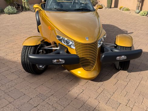 Used 2002 Chrysler Prowler image 4