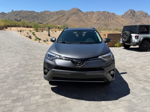 Used 2018 Toyota RAV4 Limited w/ Advanced Technology Package AWD/4WD image 8