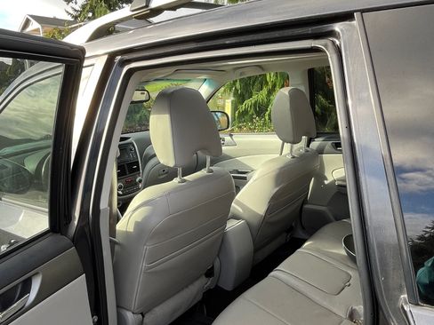 Used 2013 Subaru Forester 2.5XT Touring image 8