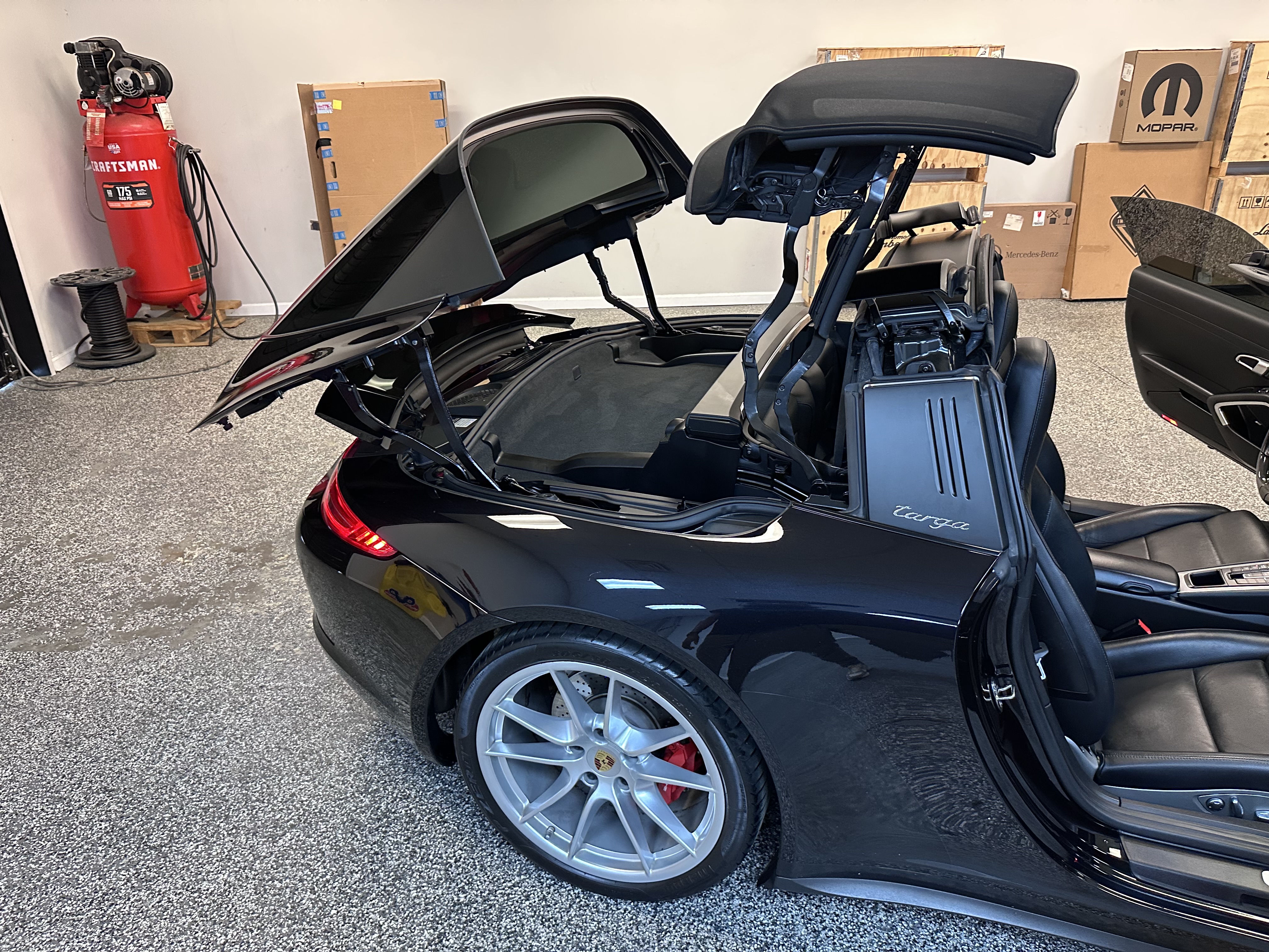 Used 2015 Porsche 911 Targa 4S AWD/4WD image 2