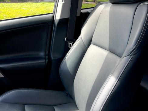 Used 2017 Toyota RAV4 Limited image 13