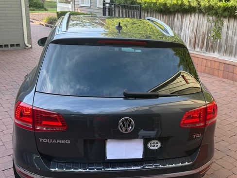 Used 2016 Volkswagen Touareg Sport image 8