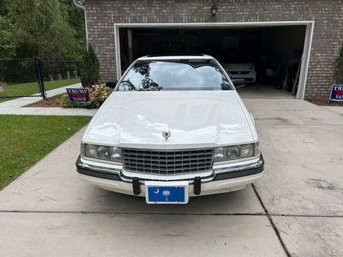 Used 1992 Cadillac Seville FWD image 2