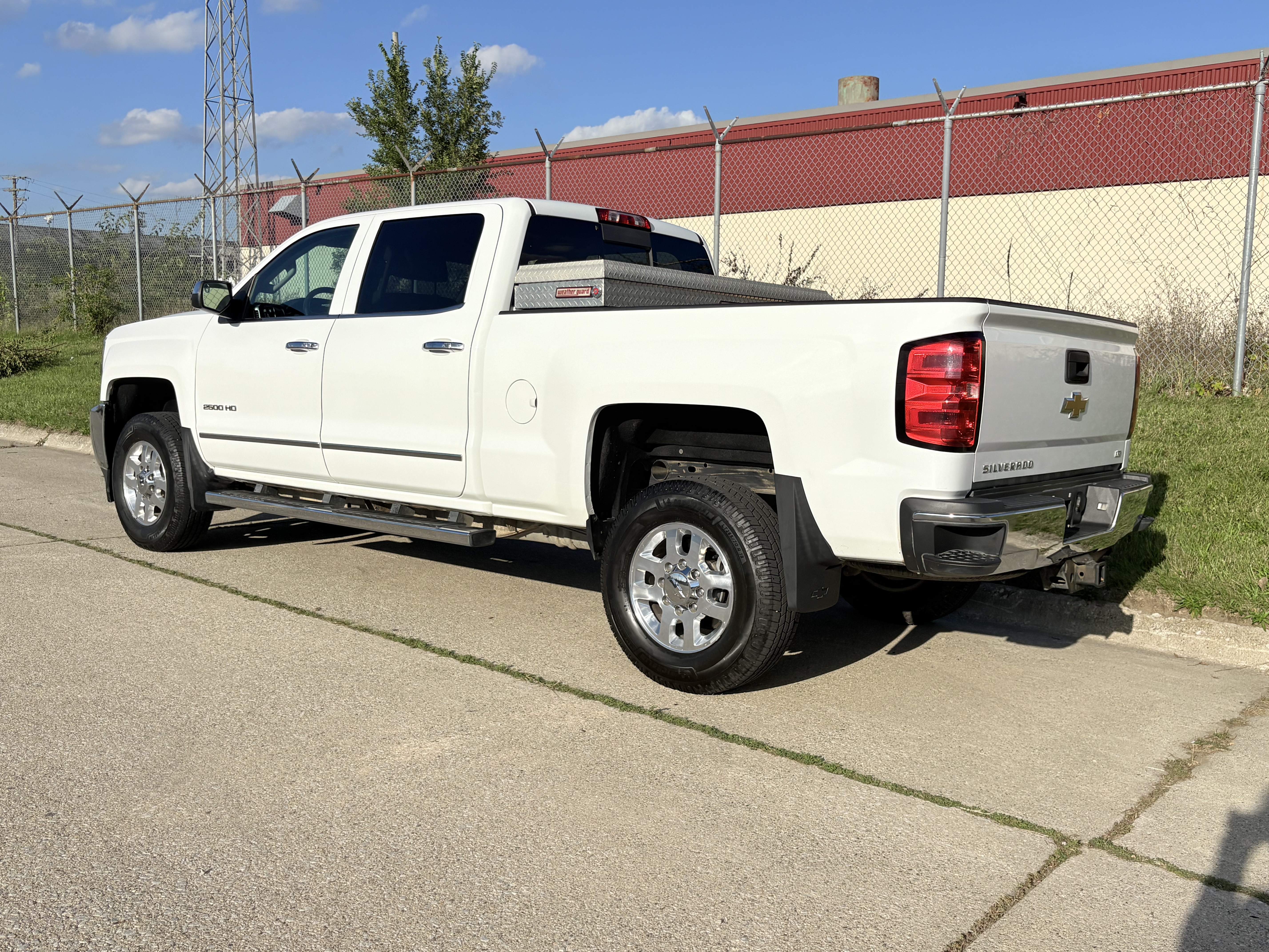 Used 2015 Chevrolet Silverado 2500 LTZ RWD image 5