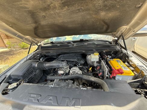 Used 2019 RAM 1500 Laramie AWD/4WD image 22
