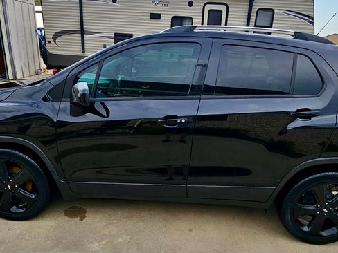 Used 2019 Chevrolet Trax Premier w/ Midnight Edition FWD image 9