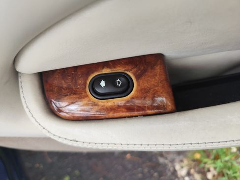 Used 2002 Jaguar XK8 Convertible image 23