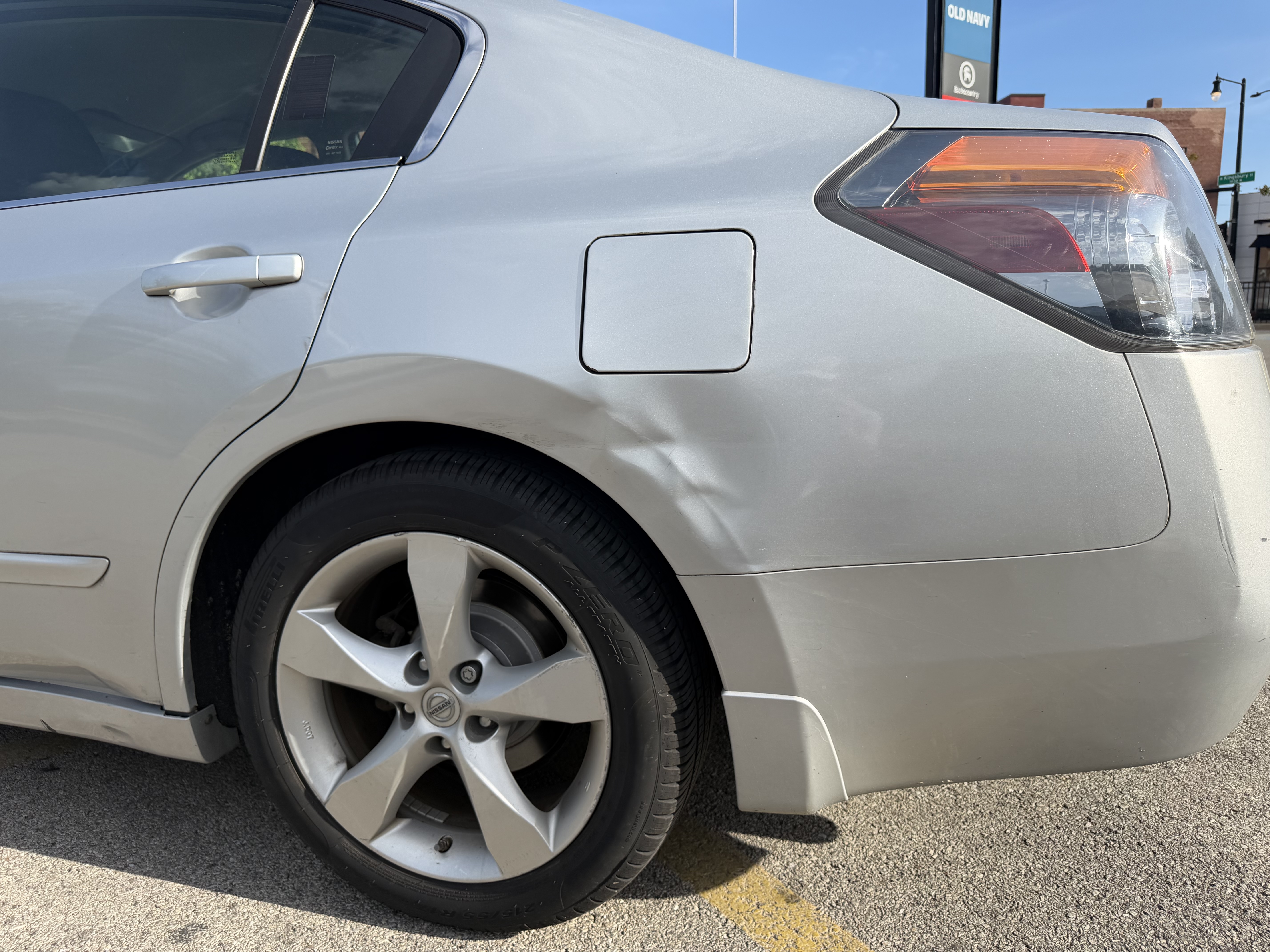 Used 2008 Nissan Altima 3.5 SE FWD image 8