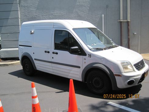 Used 2011 Ford Transit Connect XLT image 1