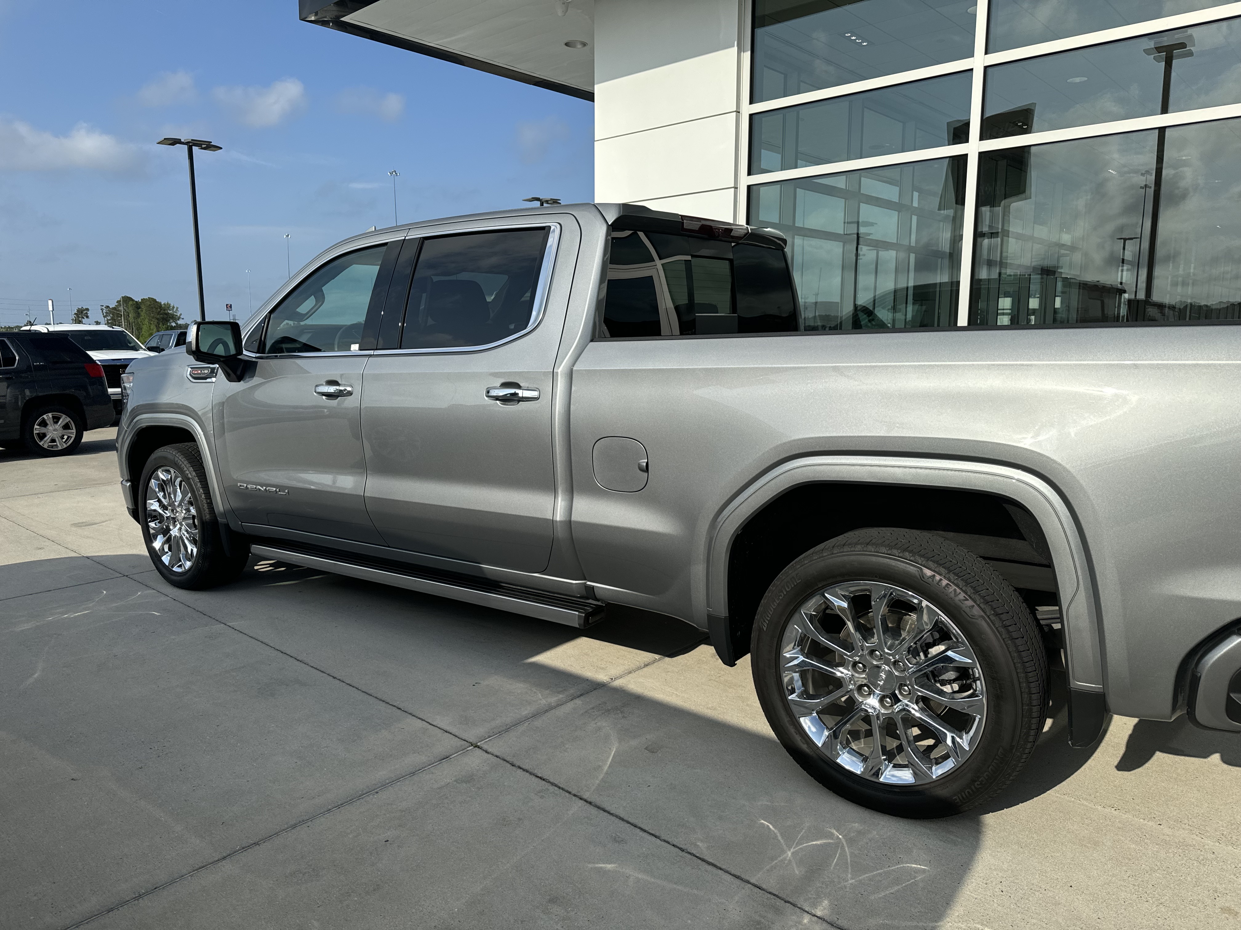 Used 2023 GMC Sierra 1500 Denali w/ Denali Reserve Package AWD/4WD image 19
