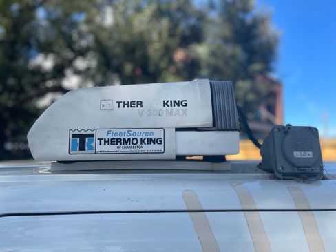 Used 2017 Ford Transit Connect XL image 5