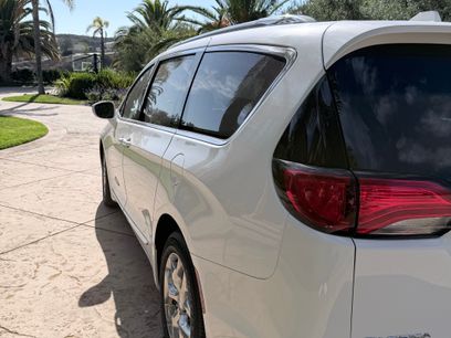 Used 2018 Chrysler Pacifica Limited w/ Advanced Safetytec Group