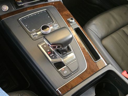 Used 2018 Audi Q5 2.0T Premium Plus w/ Premium Plus Package image 12