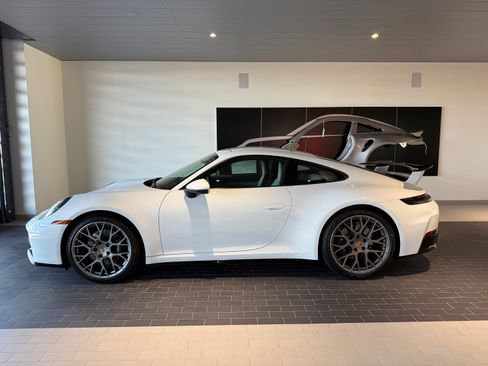 Used 2025 Porsche 911 Carrera image 2