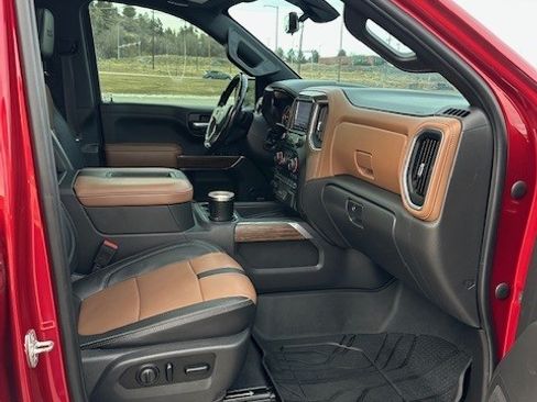 Used 2021 Chevrolet Silverado 1500 High Country w/ Technology Package image 11