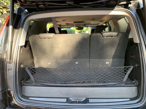 Used 2015 Cadillac Escalade Premium image 11