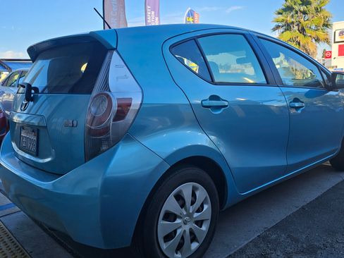 Used 2014 Toyota Prius C One image 18