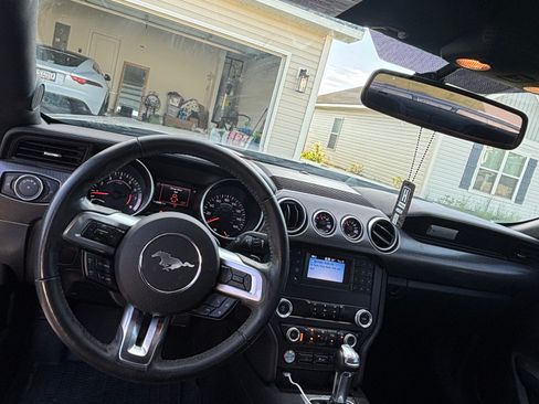 Used 2019 Ford Mustang Coupe w/ Ecoboost Performance Package RWD image 9