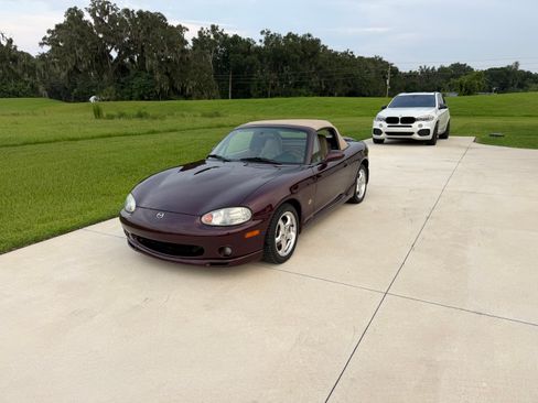 Used 2000 MAZDA MX-5 Miata RWD image 1