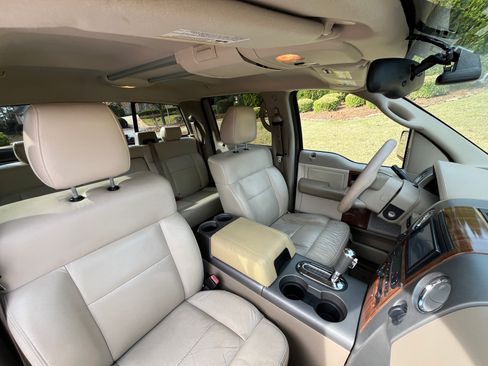 Used 2004 Ford F150 Lariat image 10