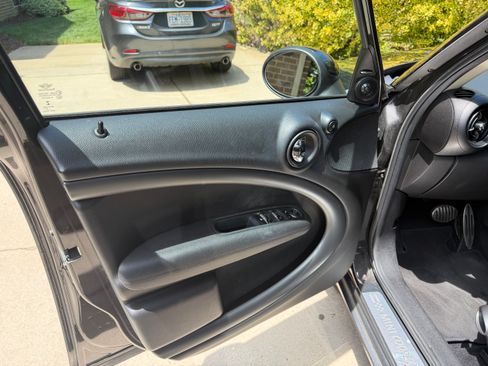 Used 2016 MINI Cooper Countryman S FWD image 1