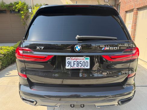 Used 2021 BMW X7 M50i w/ Dynamic Handling Package AWD/4WD image 12