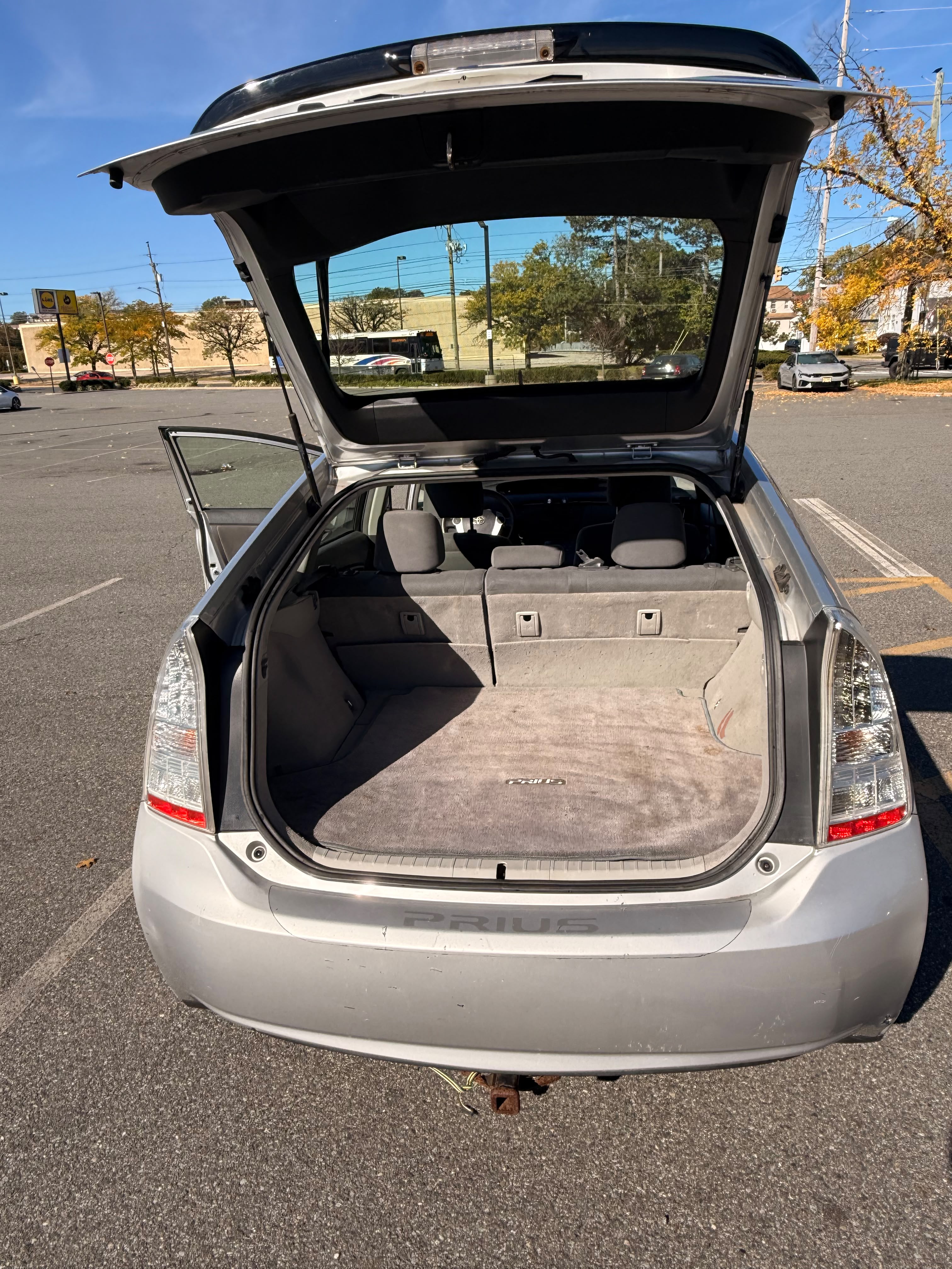 Used 2010 Toyota Prius FWD image 2