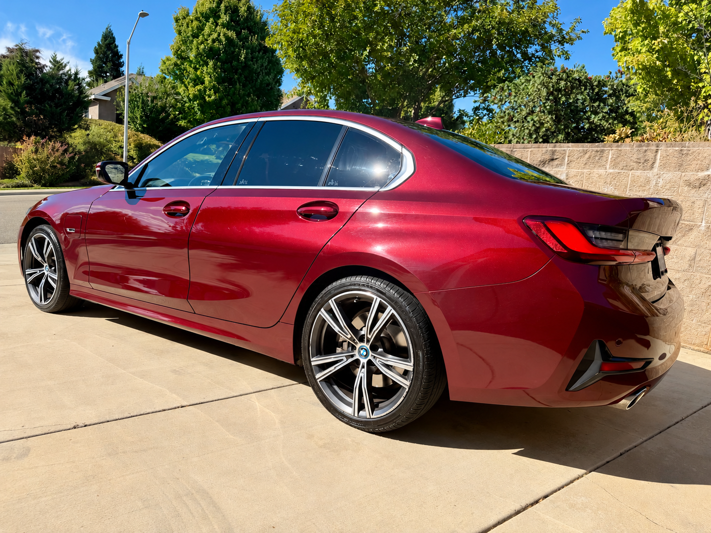 Used 2022 BMW 330e w/ Premium Package RWD image 6