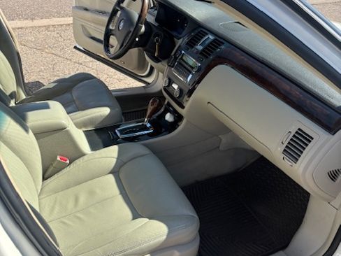 Used 2008 Cadillac DTS image 19