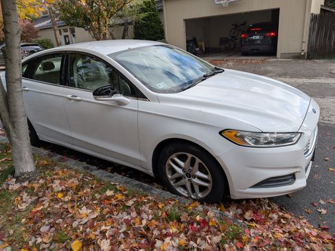 Used 2013 Ford Fusion SE image 9