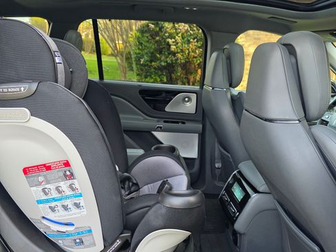 Used 2020 Lincoln Aviator Reserve w/ Equipment Group 202A image 14