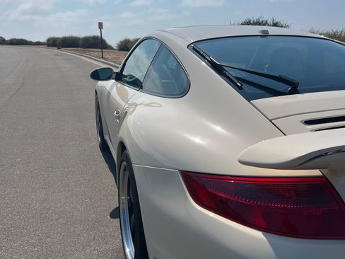 Used 2009 Porsche 911 Turbo image 16